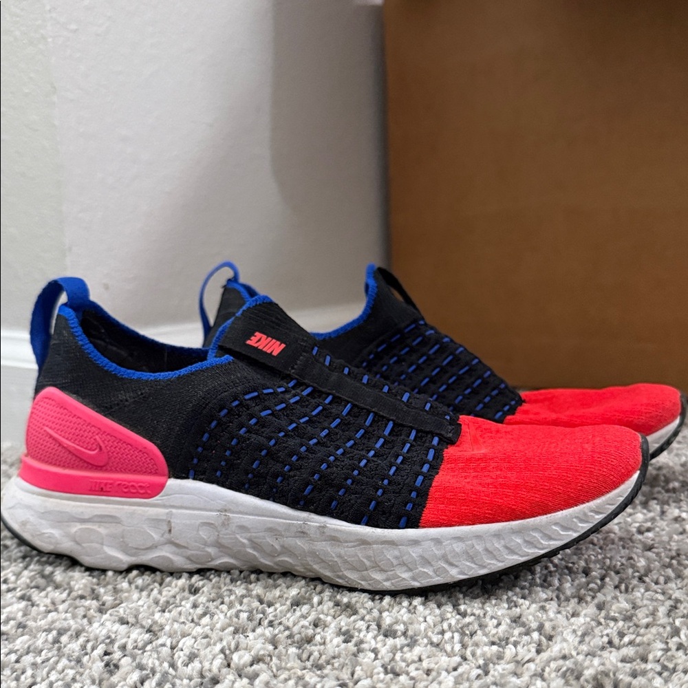 Nike women’s phantom react Slip-On Knit Sneakers